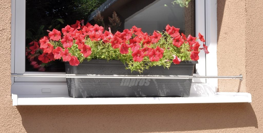 Blumenkastenhalterung breite Fensterbank